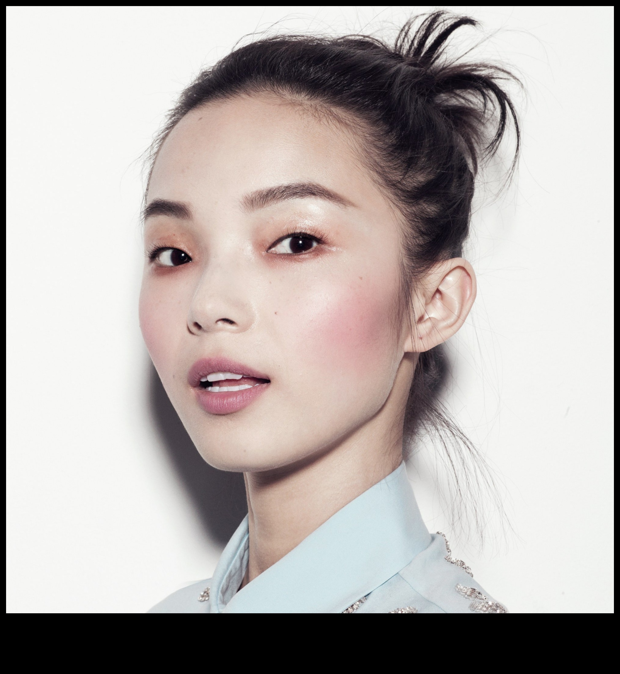 أحمر الخدود بدون مجهود: تحقيق توهج وردي باستخدام تقنيات الماكياج الطبيعية