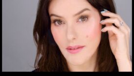 أحمر الخدود بدون مجهود: تحقيق توهج وردي باستخدام تقنيات الماكياج الطبيعية