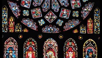 ألوان الكاتدرائية: الحيوية في اللوحات الجدارية القوطية